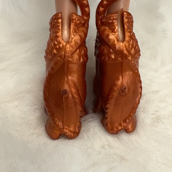 Monster High Cleo de Nile Boo York Fashion Doll Nude With Shoes (SKU: 326TO) - Picture 11 of 14